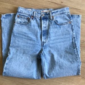 Levi’s Ribcage Straight Jean